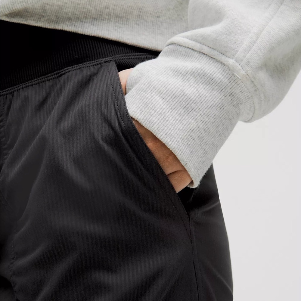 New Lululemon Dance Studio Mid Rise Joggees in Black size 0 - Picture 5 of 10